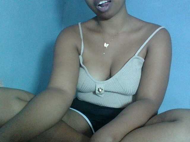 Miarizou live cam on BongaCams