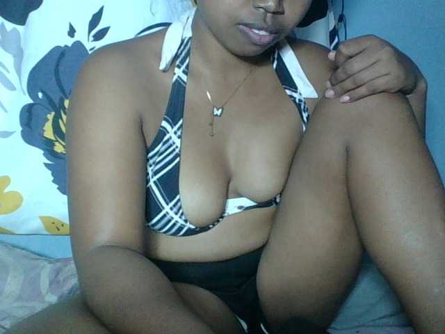 Miarizou live cam on BongaCams