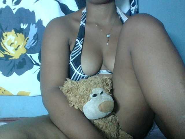Miarizou live cam on BongaCams