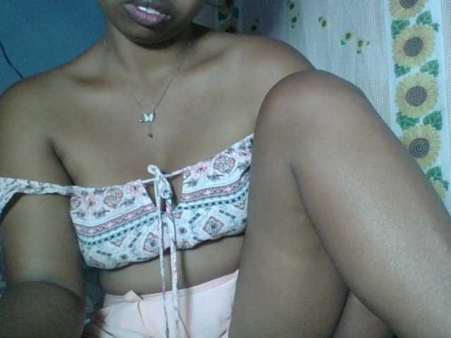 Miarizou live cam on BongaCams