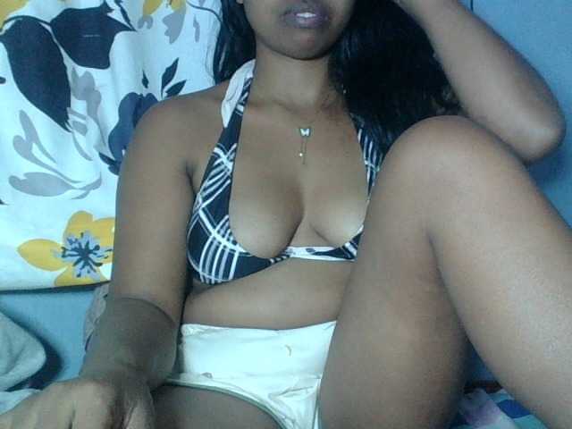Miarizou live cam on BongaCams