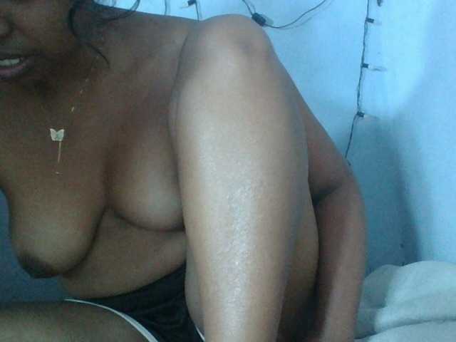 Miarizou live cam on BongaCams