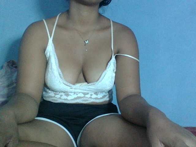 Miarizou live cam on BongaCams