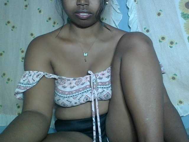 Miarizou live cam on BongaCams