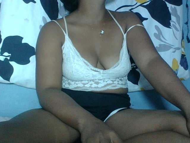 Miarizou live cam on BongaCams