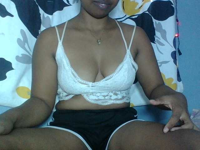 Miarizou live cam on BongaCams