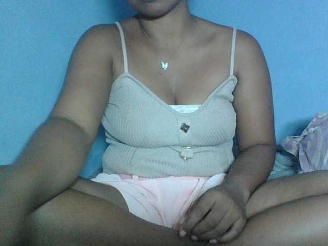 Miarizou live cam on BongaCams