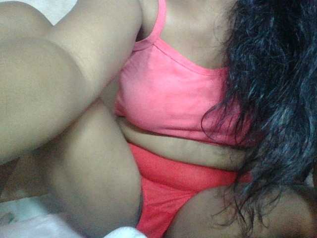 le modèle Miarizou est en webcam porno dans un show sur le site bongacams, il possède les tags suivants: Ebony,Brunette,Hairy