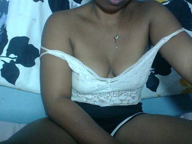 Miarizou live cam on BongaCams