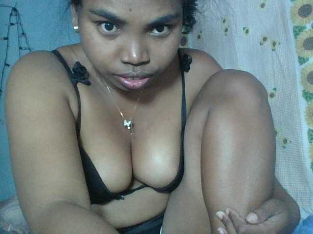 Miarizou live cam on BongaCams