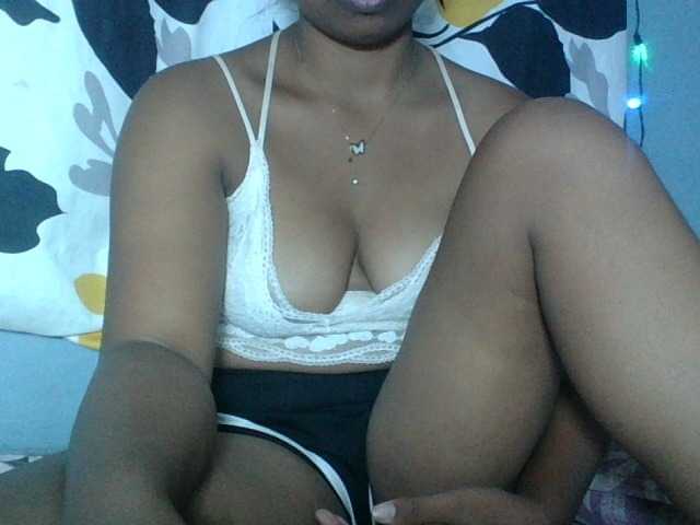 Miarizou live cam on BongaCams
