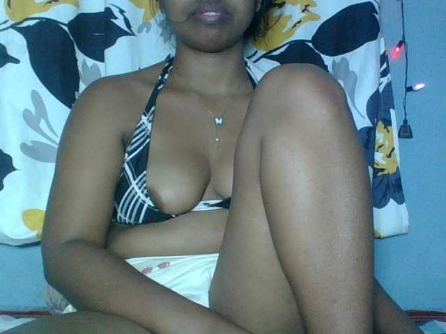 Miarizou live cam on BongaCams