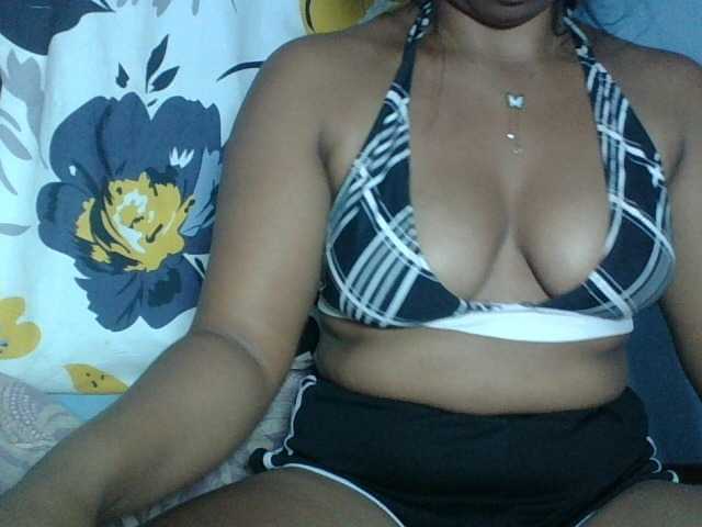 Miarizou live cam on BongaCams