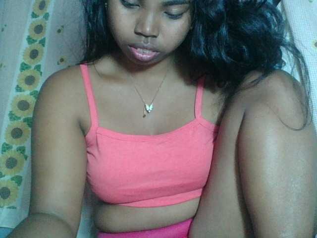 Miarizou live cam on BongaCams