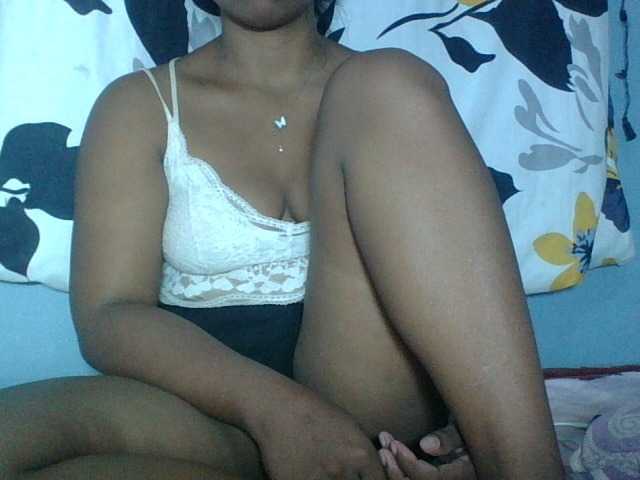 Miarizou live cam on BongaCams
