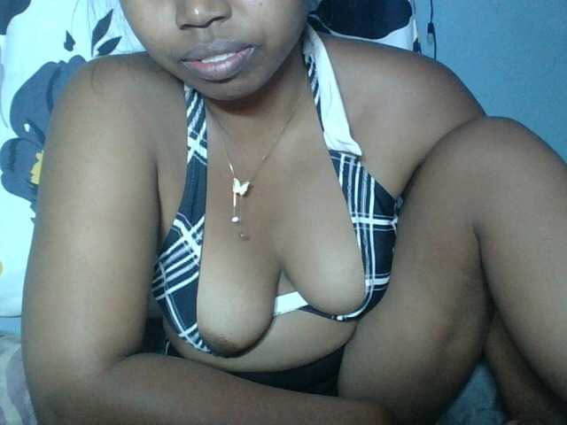 Miarizou live cam on BongaCams