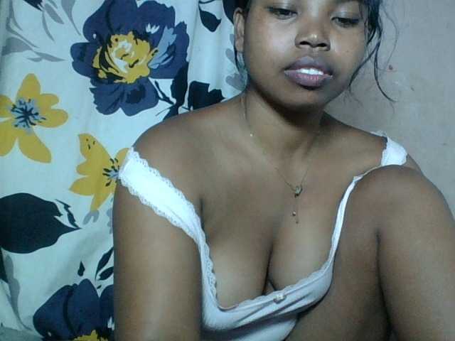 Miarizou's BongaCams show and profile