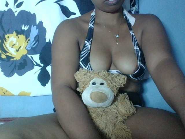 Miarizou live cam on BongaCams