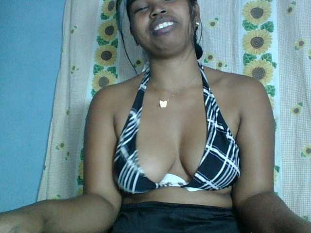 Miarizou live cam on BongaCams