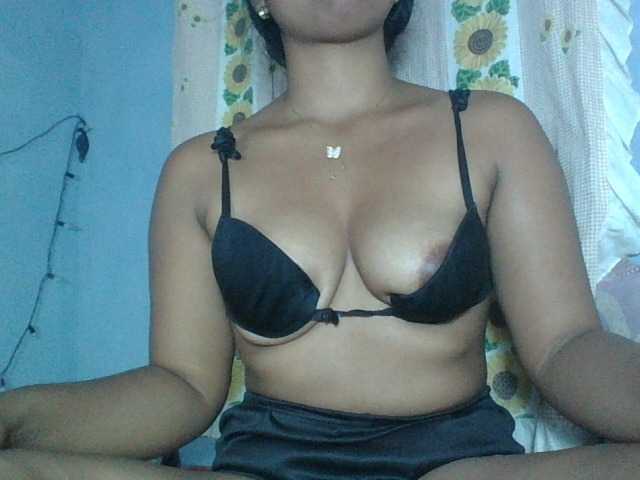 Miarizou live cam on BongaCams