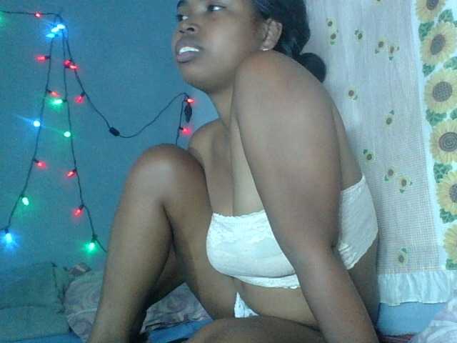 Miarizou live cam on BongaCams
