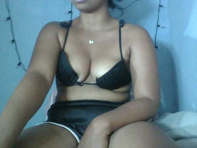 Miarizou live cam on BongaCams