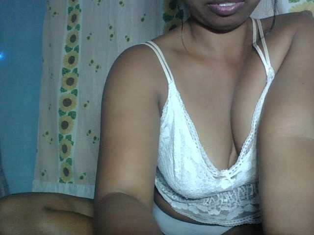 Miarizou live cam on BongaCams