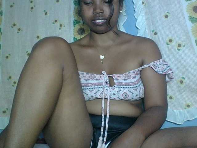 Miarizou live cam on BongaCams