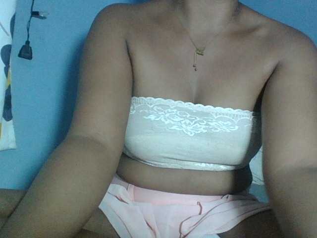 Miarizou live cam on BongaCams