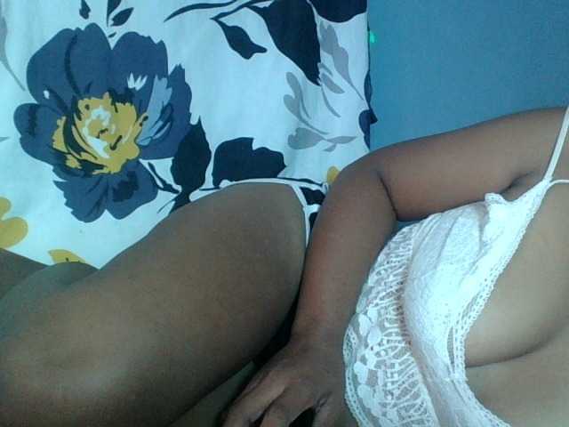Miarizou live cam on BongaCams
