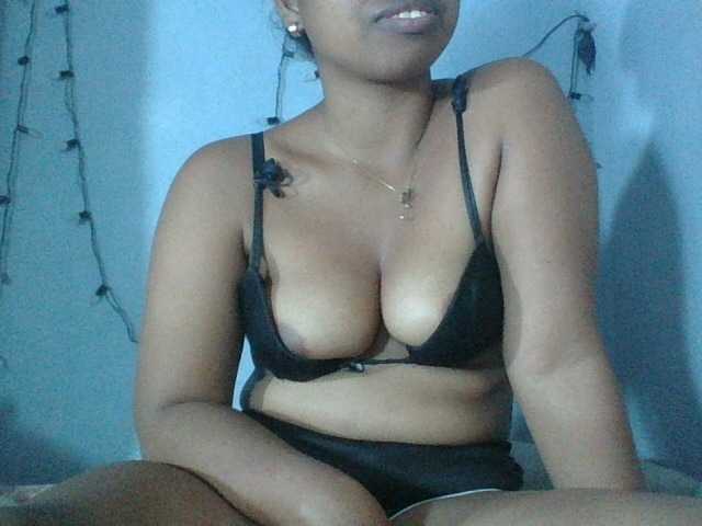 Miarizou live cam on BongaCams