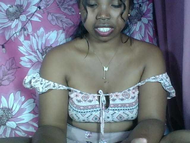 Miarizou live cam on BongaCams