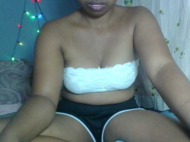 Miarizou live cam on BongaCams