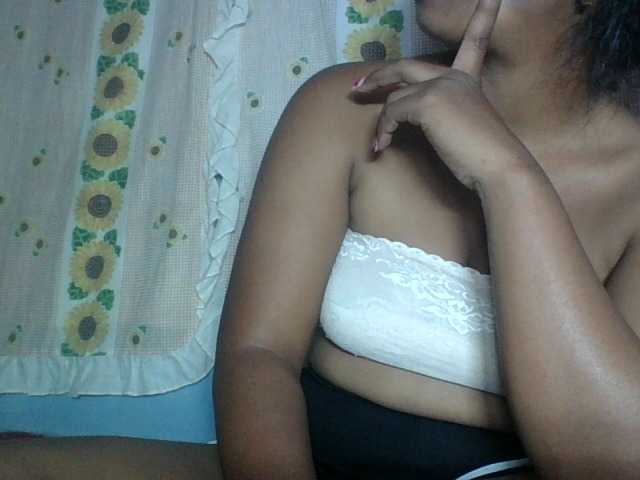 Miarizou live cam on BongaCams