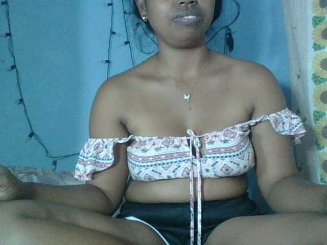 Miarizou live cam on BongaCams