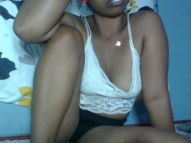Miarizou live cam on BongaCams
