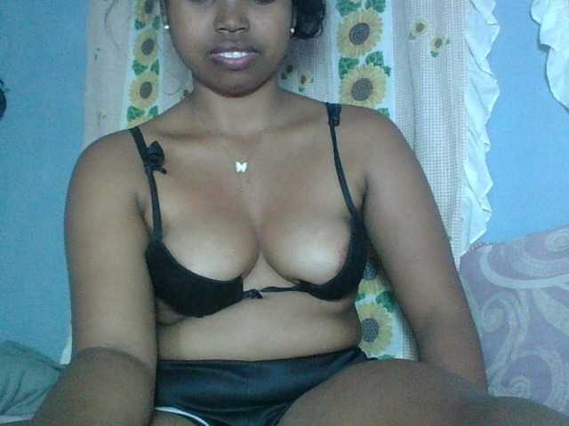 Miarizou live cam on BongaCams
