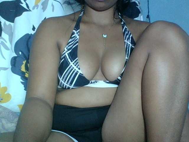 Miarizou live cam on BongaCams