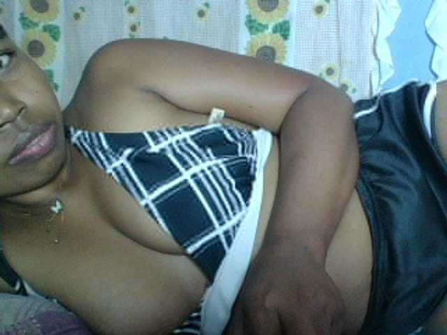 Miarizou live cam on BongaCams