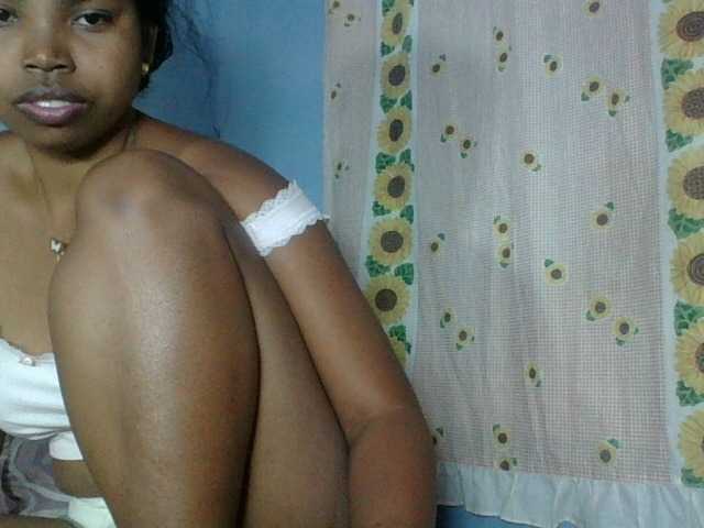 Miarizou live cam on BongaCams