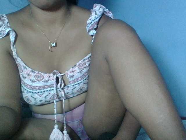 Miarizou live cam on BongaCams