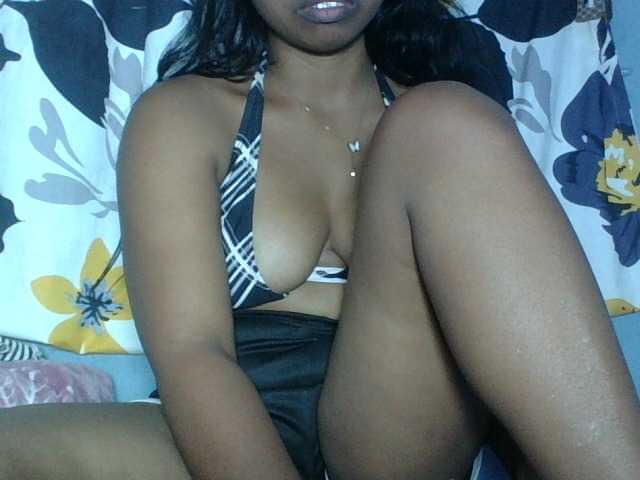 Miarizou live cam on BongaCams