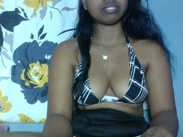 Miarizou live cam on BongaCams