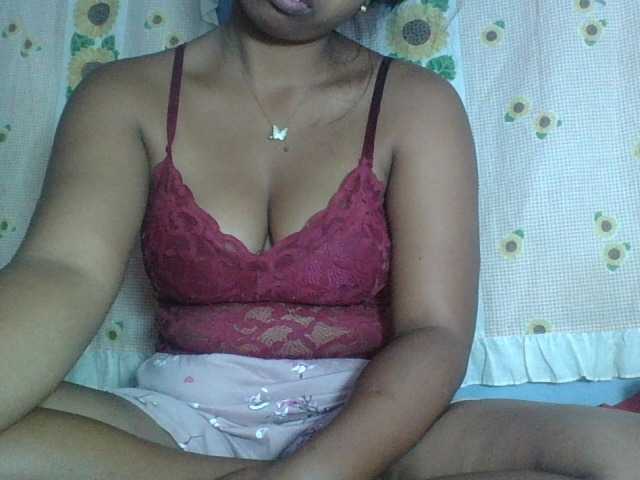 Miarizou live cam on BongaCams
