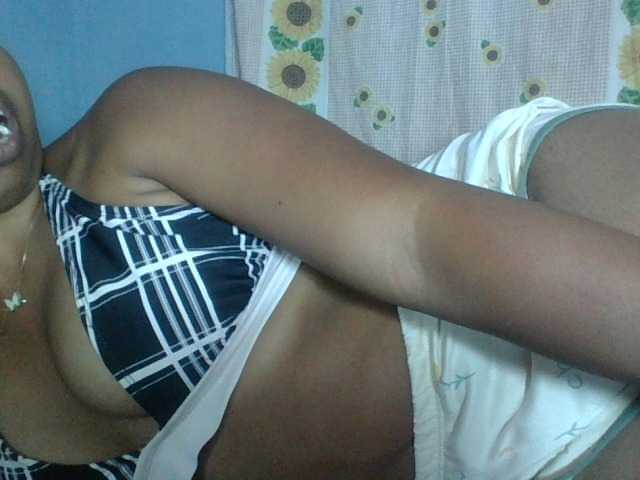 Miarizou live webcam show