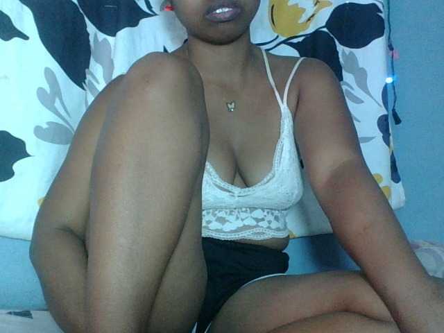 Miarizou live cam on BongaCams