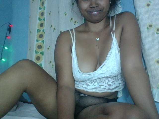 Miarizou live cam on BongaCams