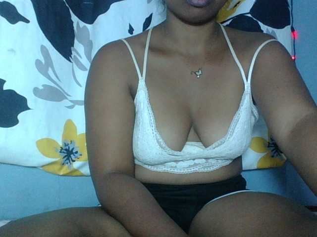 Miarizou live cam on BongaCams