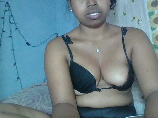 Miarizou live cam on BongaCams