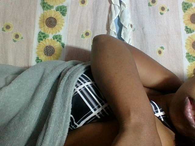 Miarizou live cam on BongaCams